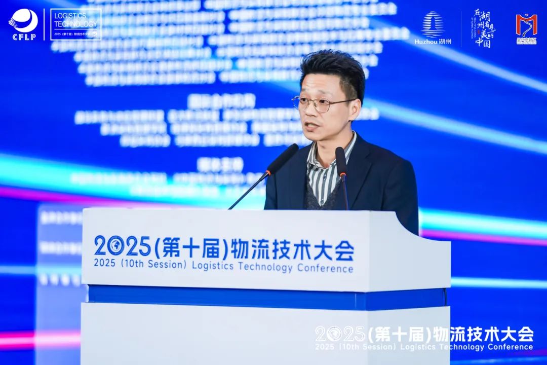 周锋.jpg
