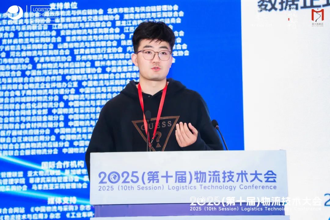 吕立方.jpg